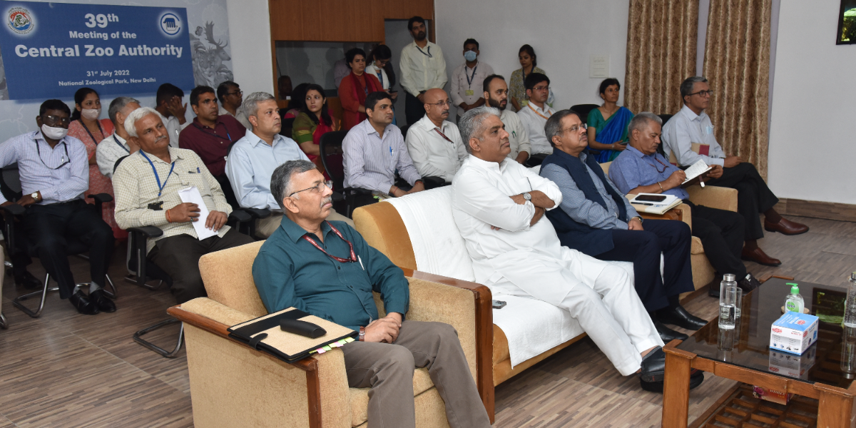 Hon'ble Minister for Environment, Forest and Climate Change listening to 