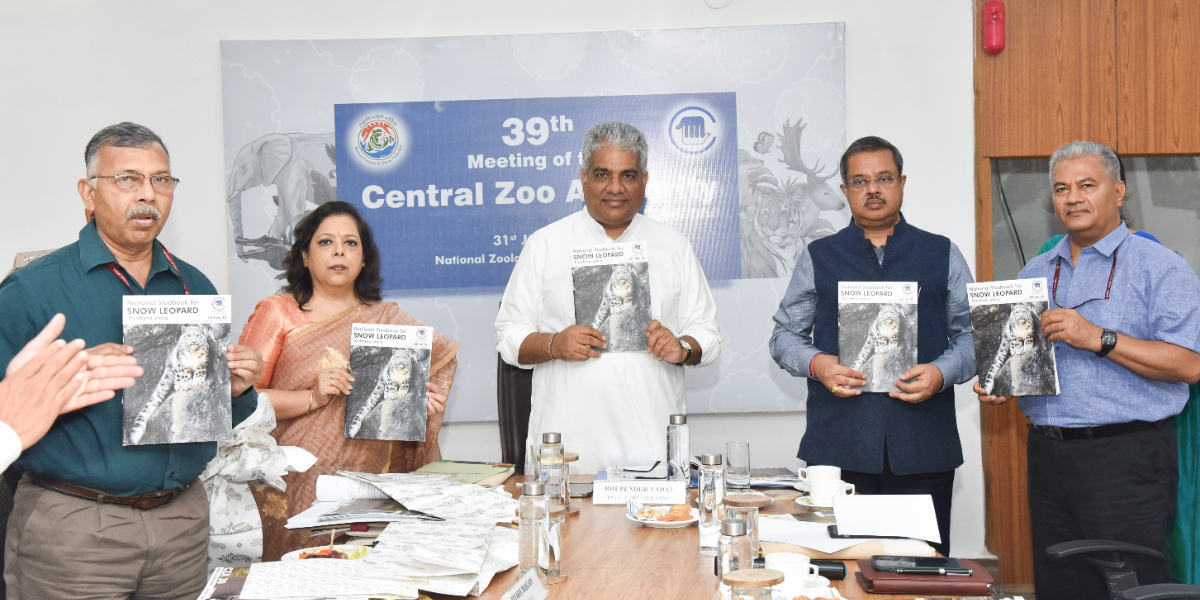 Hon'ble Minister for Environment, Forest and Climate Change releases the Publication 